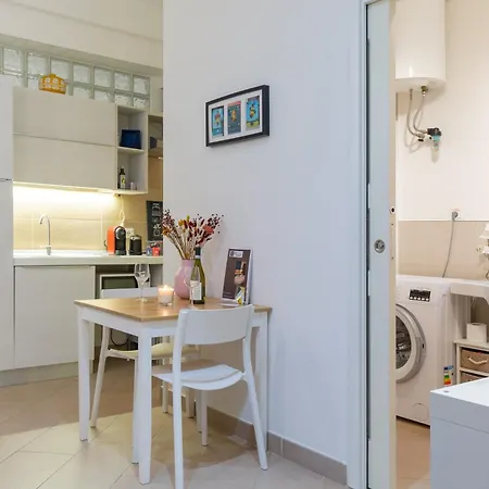 Gale Apartments- Luz Bologna